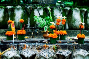 Offerings at Phou Si Hill.