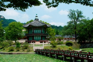Beautiful pond at Gyeongbokgung Palace.